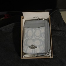 NEW Coach Zip Card Case In Sketch Signature C...
