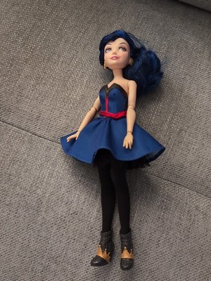 Disney Descendants Evie Isle of the Lost Daughter Evil Queen Doll Hasbro 2014