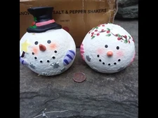 Kathryn Beich Snow Couple Salt Pepper Shakers, HKathryn Beioliday Snowmen Shaker
