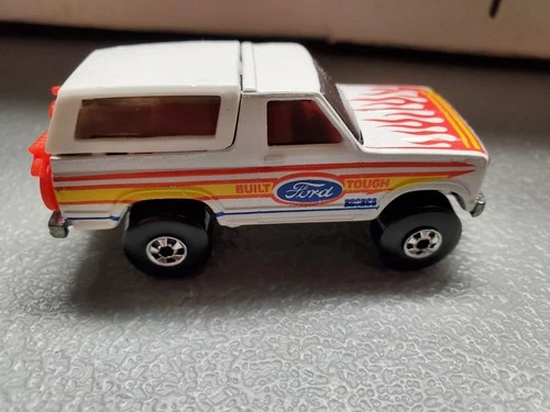Vintage 1980 Hot Wheels Blackwall White w Flames Ford Bronco w/Bike BLISTER PULL