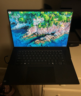 Dell Precision 5690 16'' Core Ultra 7 155H 32GB 512GB SSD Win11 READ DESCRIPTION