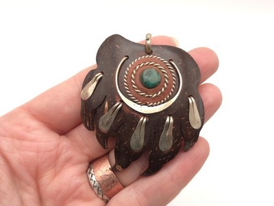 Vintage Artisan Made Native American Bear Paw Amulet Bloodstone Large Pendant