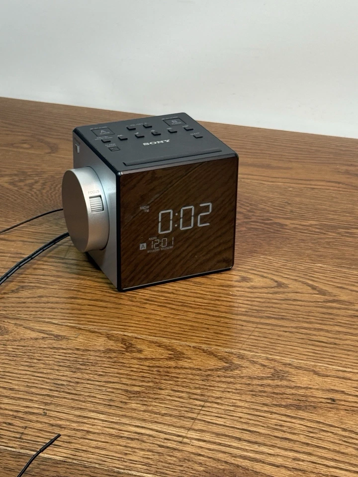 Sony ICF-C1PJ FM/AM Radiowecker Zeitprojektion Naturgeräusche - getestet - Bild 3 von 4