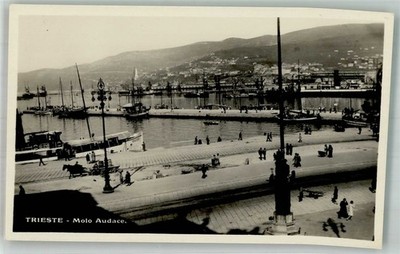 38254414 - Trieste / Triest / Trst Hafen Molo Auace Triest (Trieste)