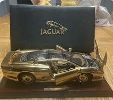 Maisto Jaguar XJ220 - 1/18 Scale Diecast 22ct Gold Plated