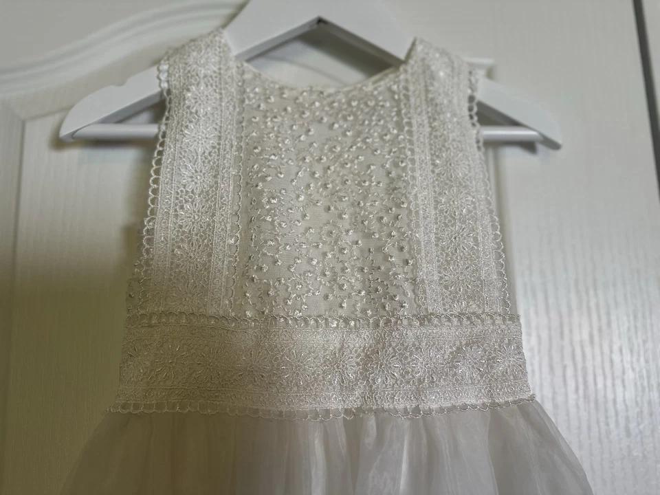 Vestido Formal Trish Scully Blanco Delphine Alto Bajo Niñas Talla 2 Usado 1x! Usado en excelente estado Foto 3 de 4