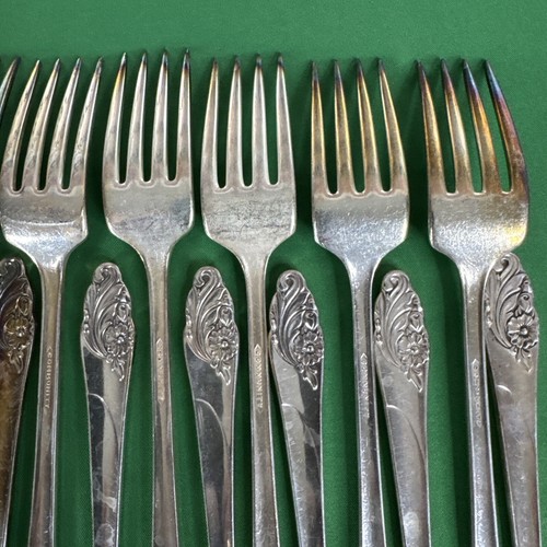 Estate lot 18 Vintage Evening Star Dinner Forks, Community 7 3/4" SilverPlate - Picture 17 of 22