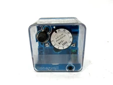 Honeywell Cleaver Brooks C6097B1176 Gas Pressure Switch w/ Manual Reset M2