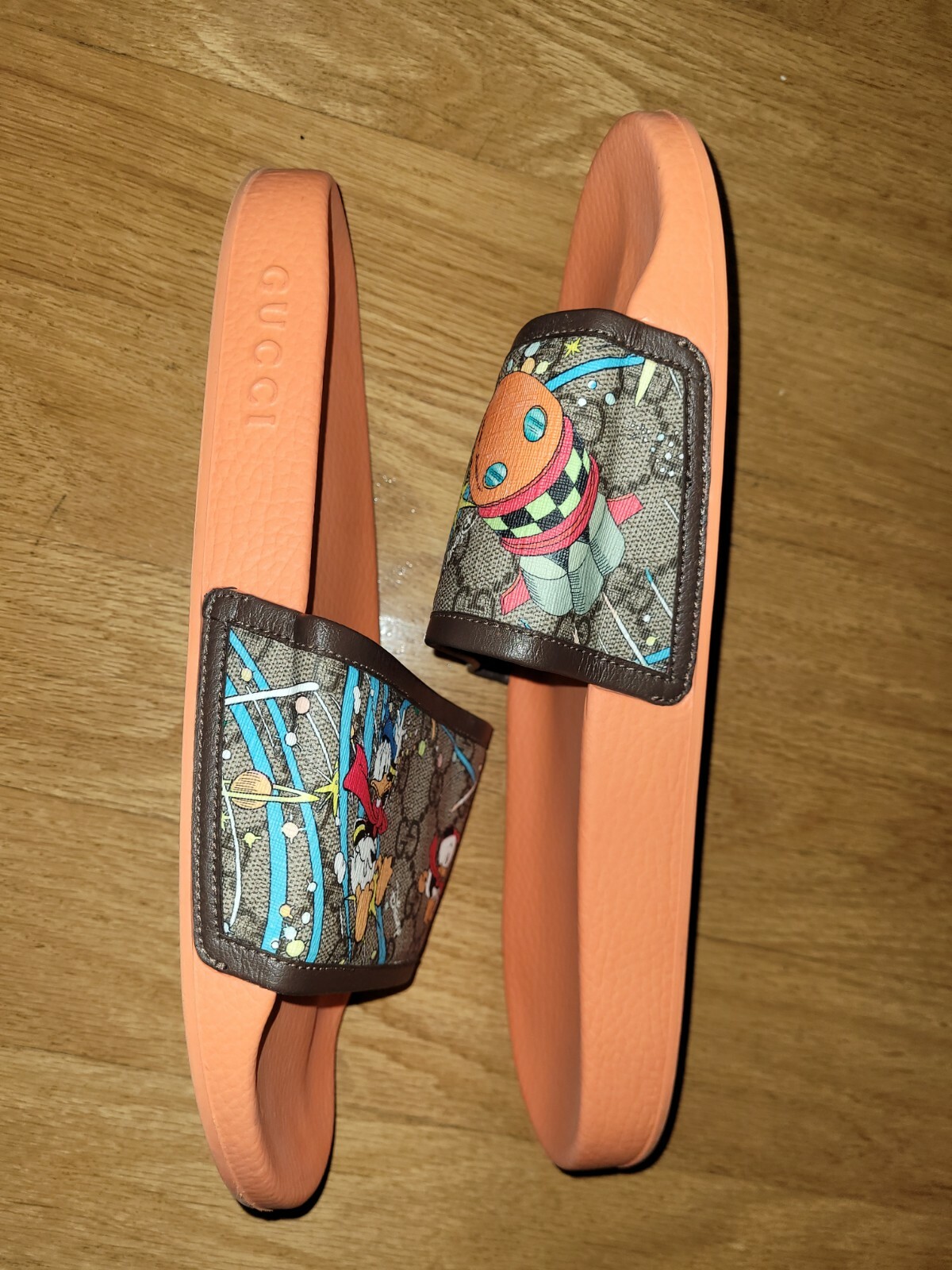 gucci donald duck slides mens