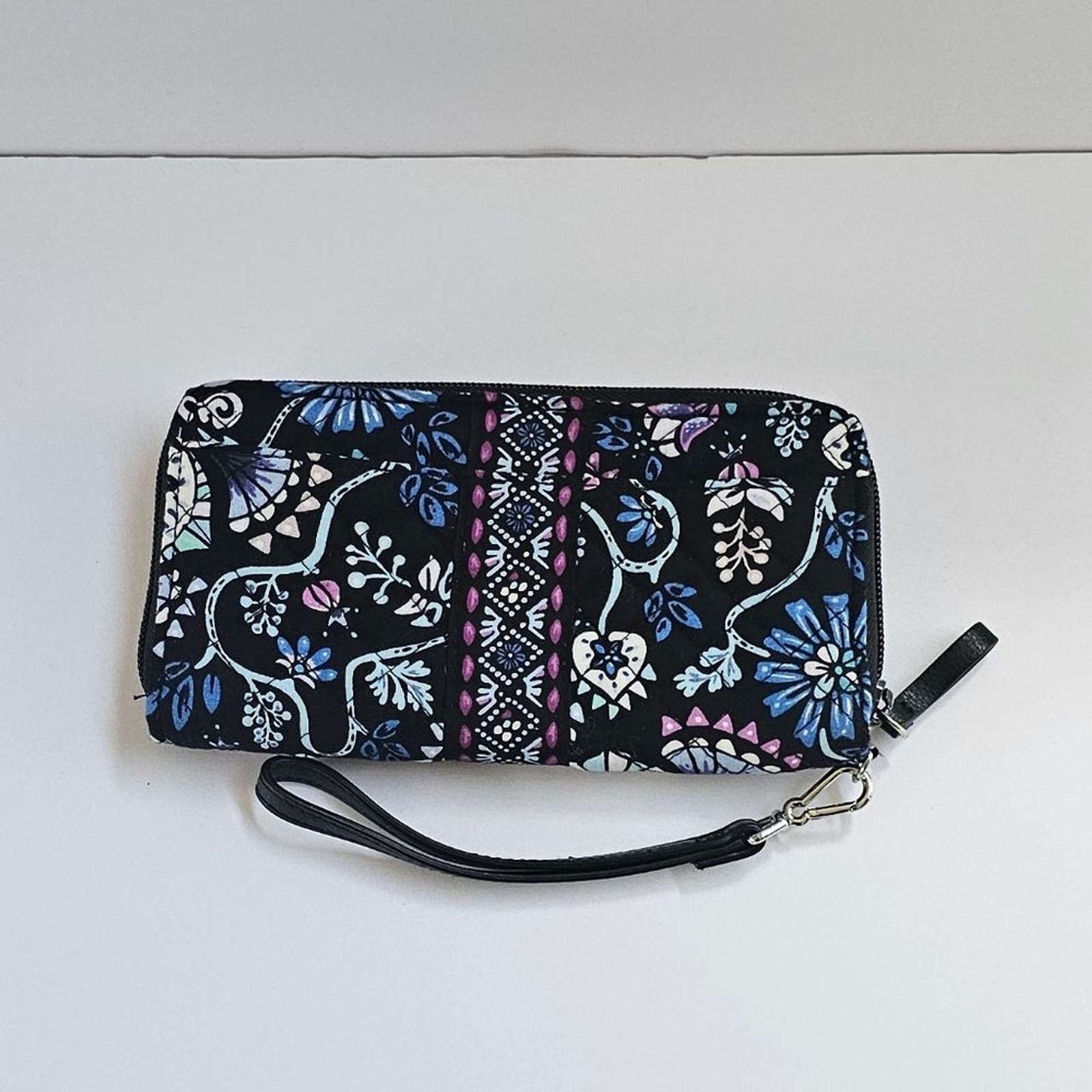 Vera Bradley Bramble Iconic RFID Accordion Wristlet R… Gem