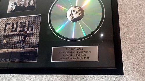 Eagles – Desperado / Rock Memorabilia / CD / Souvenir in black frame / for fans - Video 1 of 1