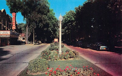 Delavan WI Wisconsin Walworth Avenue Cinema Theatre 1950s Vtg Postcard B57