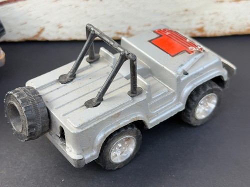(2) Vintage ARCO INDUSTRIES Friction Motorized Truck & Jeep Pair AS IS FOR PARTS - Picture 4 of 10