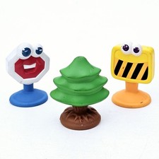 ©Hasbro Tonka PLAYSKOOL CHUCK & FRIENDS Zubehör VERKEHRSSCHILDER & TANNENBAUM
