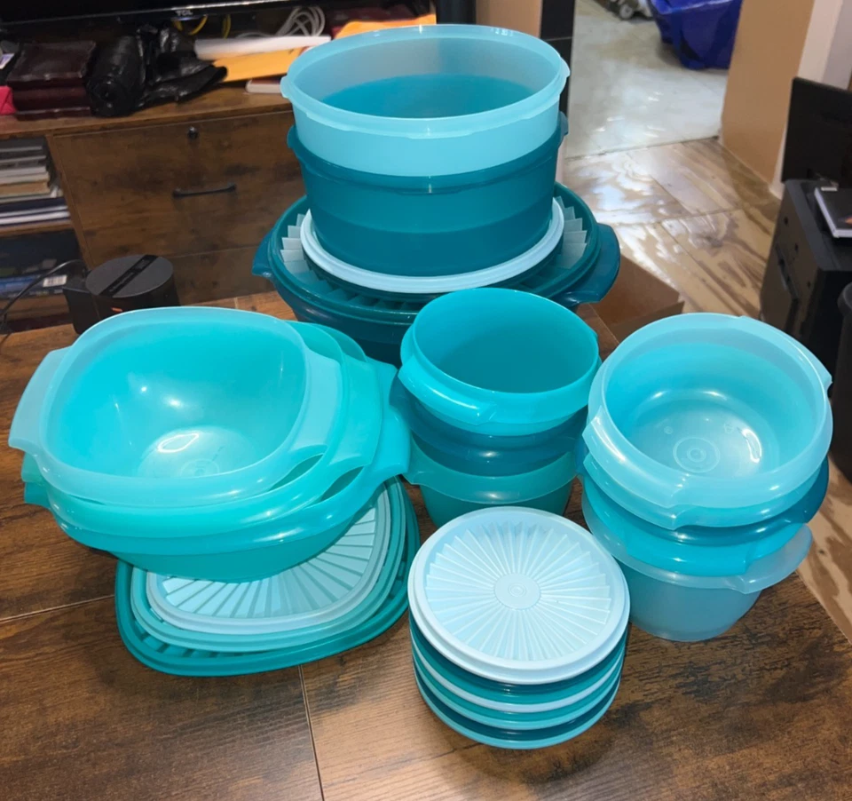 Lote de 28 piezas de contenedores de almacenamiento de cocina combinados color aguamarina/verde azulado Tupperware, nuevos. Foto 2 de 4