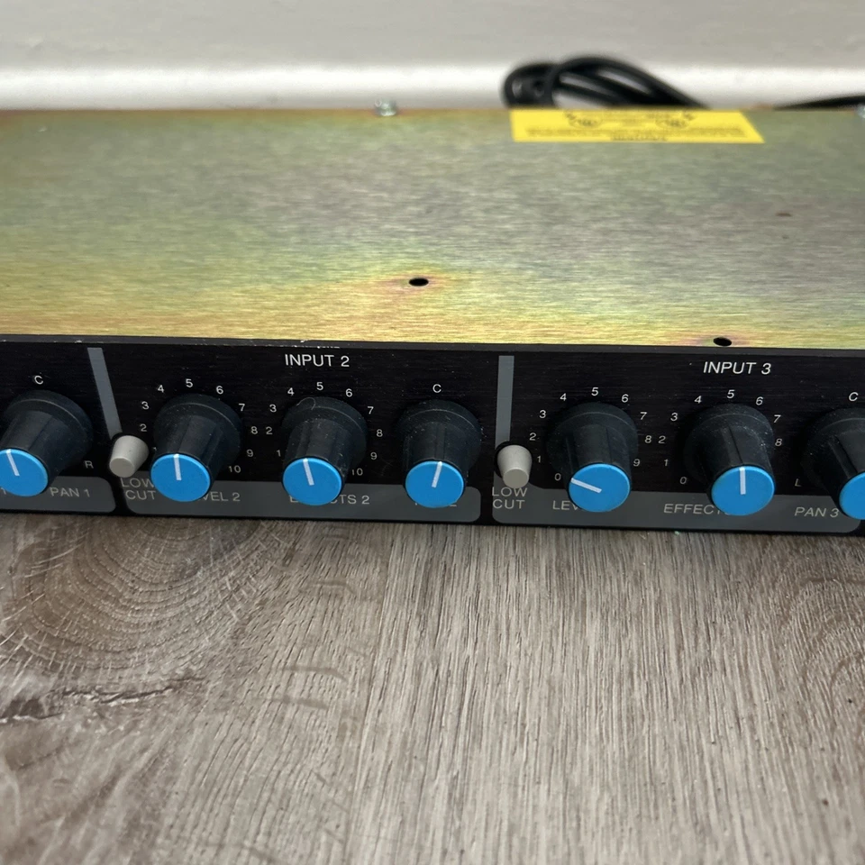 Furman MM-8A 4x2 4 Channel Mixer Preamp Rack Mounted Vintage - Image 3 of 4