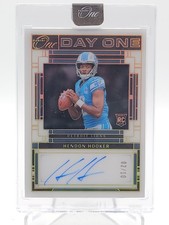HENDON HOOKER 2023 PANINI ONE ROOKIE DAY ONE AUTO GOLD /10 #107 LIONS Q0566