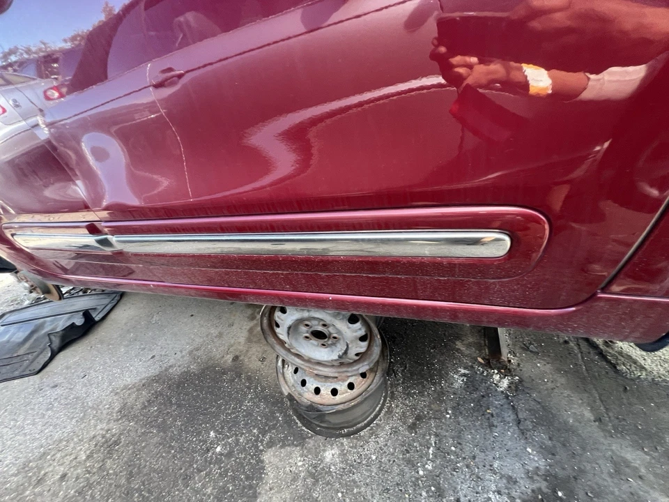 Fiat 500L 2014-2017 OEM puerta trasera pasajero moldura moldura Foto 2 de 2