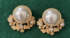 Vintage 1990 s Gold Tone Large Faux Pearl Cabochon /Rhinestones Shoe Clips 1.5