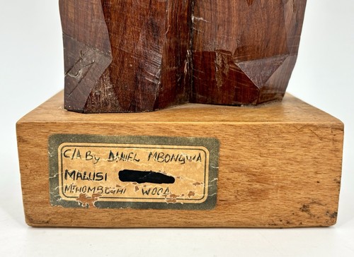 Vintage HAND CARVED SOUTH AFRICAN SCULPTURE OF A MAN Signed Daniel Mbongwa 59cm - Picture 8 of 24