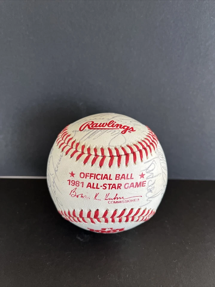 1981 AL All-Star Team Signed Baseball,Brett,Fisk,Winfield PSA/DNA 25 Autos,(B35) - Image 2 of 4