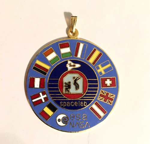 NASA Key Chain Fob/ Charm for European Space Agency, Space Lab, Blue, Round - 第 1/2 張圖片