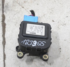 AUDI A6 4B Avant Bj 2002 Stellmotor Heizung Klima 4B1820511C #123325-G528