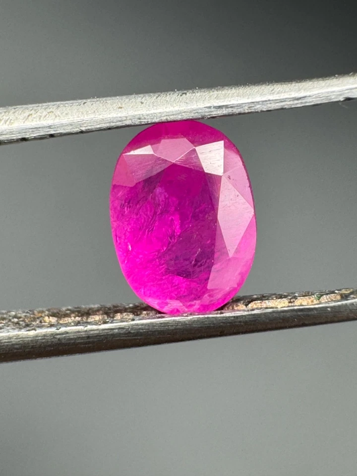 0.92 carat Unheated Untreated Ruby Loose Gemstone from Jegdalek Mine Afghanistan - Image 2 of 4