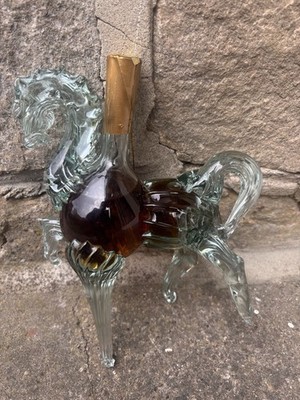 Proshyan Brandy Factory Armenische Pferdeform Glaskaraffe Flasche voll