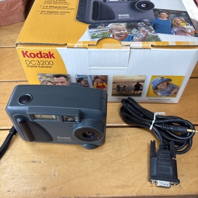 Kodak Digital Camera EasyShare DC3200 1.0MP Grey Tested W/Memory Card Tested. 