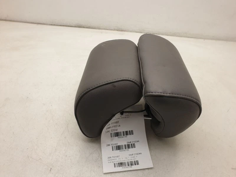 2007 TOYOTA SOLARA SLE 3 PIECE REAR LEATHER HEADREST SET - Image 2 of 4