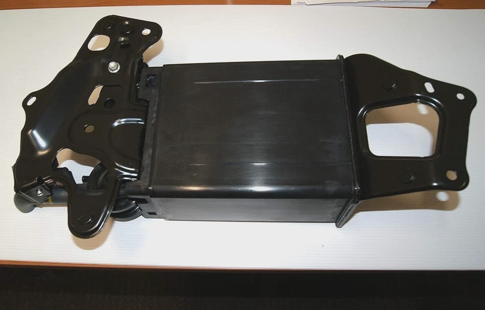 Bote de vapor de carbón genuino TOYOTA LEXUS HIGHLANDER RX300 77740-48080 JDM Foto 4 de 4