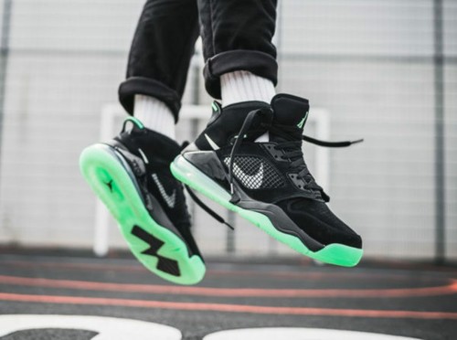 air jordan mars 270 black green glow