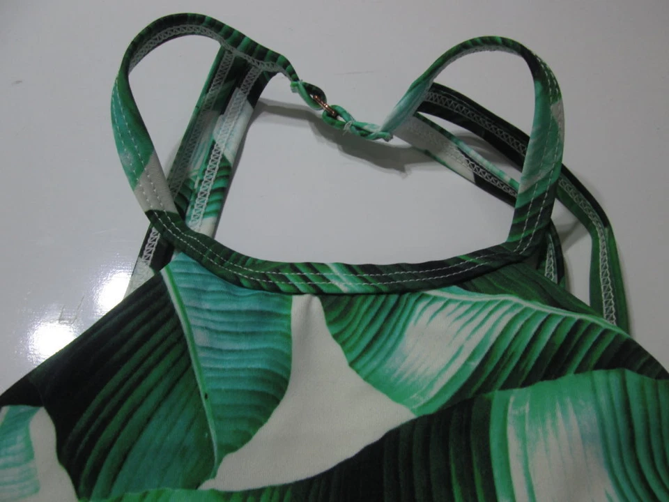 L.A. Top de bikini Hearts para mujer talla S verde forrado inalámbrico halter estampado de hojas natación Foto 3 de 4