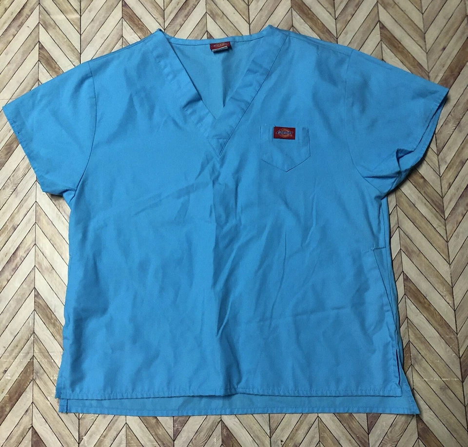 Dickies Scrub Tops 2 Pack. One V Neck One U Neck Size Small - Image 3 of 4