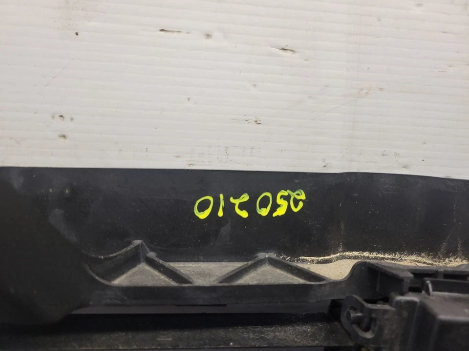 Ford Mustang JR3B-8472-AB con obturador de aire activo 2018 Foto 4 de 4