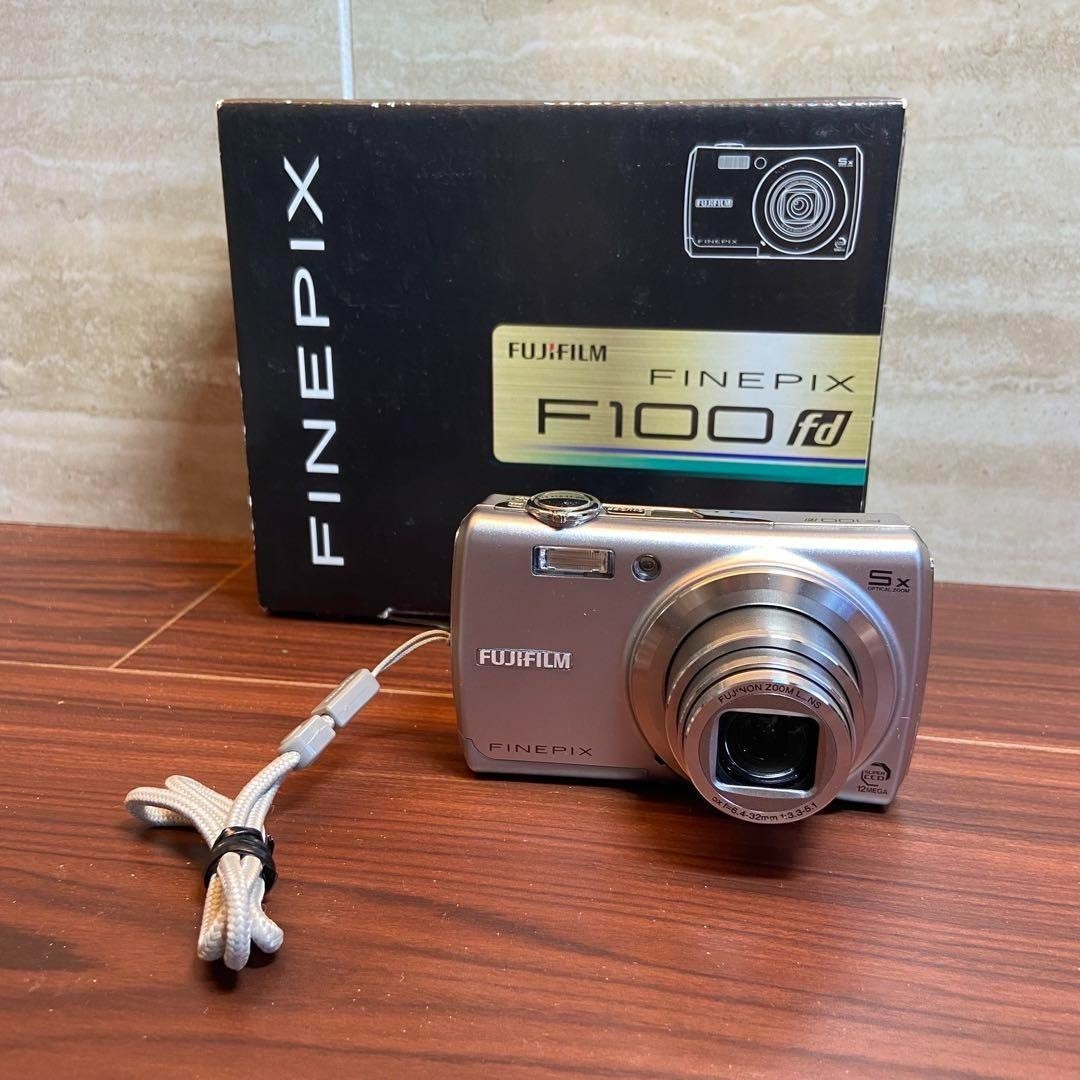 Fujifilm FinePix F Series F100fd 12.0MP Digital Camera