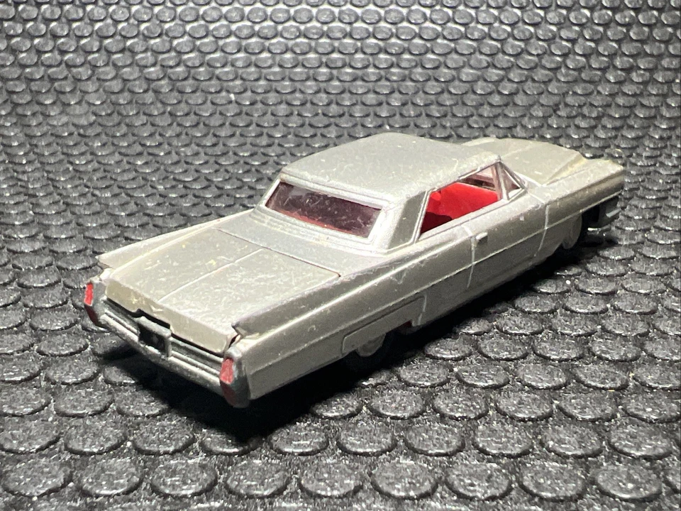 Mini Dinky #20 Cadillac Coupe De Ville hecho en Hong Kong artículo raro incompleto Foto 3 de 4