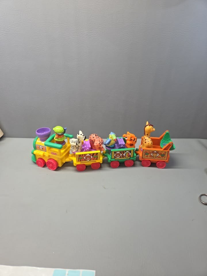 Fisher Price Little People Zoo Train Giraffe Tiger Zebra Toucan