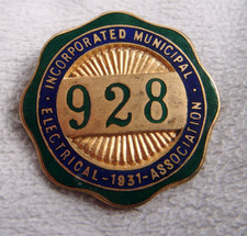 1931 INCORPORATED MUNICIPAL ELECTRICAL ASSOCIATION vintage enamel badge by LEWIS