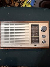 vintage realistic portable am/fm radio READ