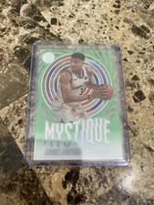 Giannis Antetokounmpo Bucks 2019-20 Panini Illusions Green Mystique Insert #6