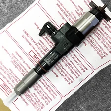 Diesel Fuel Injector for Kubota V3800 V3800T Engine 3.8L 1J500-53051 095000-9690