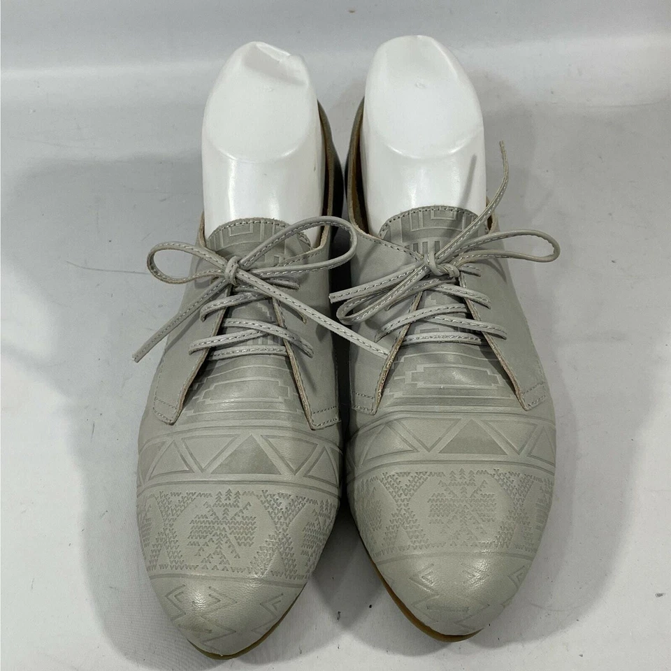 Mocasines Latigo para mujer 10M gris textura cordones Oxford Anthropologie Foto 2 de 4