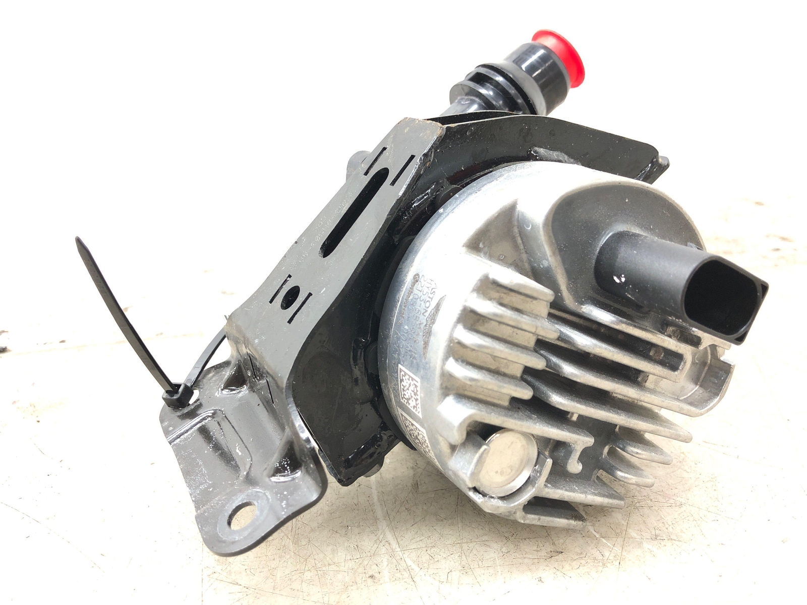 2019-2023 ASTON MARTIN VANTAGE ELECTRIC AUXILIARY COOLANT PUMP HY53-8B590-AC OEM