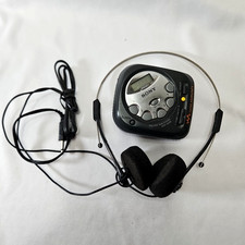 Sony Walkman SRF-M35 FM AM Clock Radio Belt Clip Headphones Digital Tuning READ