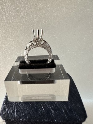 18kt.white gold diamond semi mount engagement ring size 6.5. / 5.40 Gr.