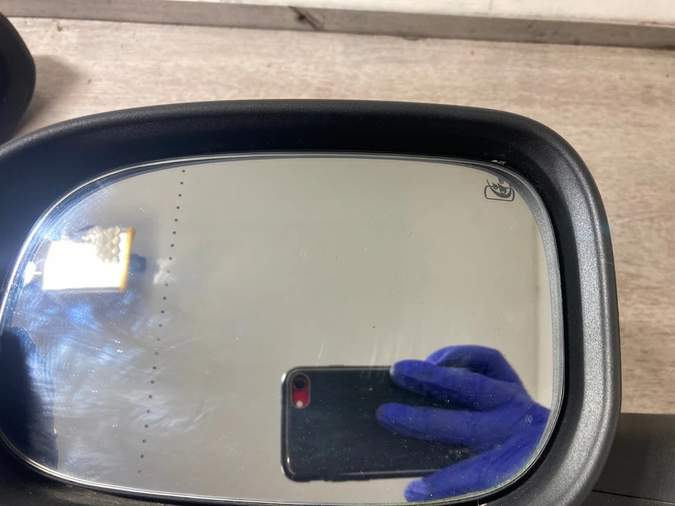 2007 VOLVO V50 СО СТОРОНЫ ПАССАЖИРА И ВОДИТЕЛЯ ПЕРЕДНЕЕ КРЫЛО ЗЕРКАЛА ПАРА - Изображение 4 из 4