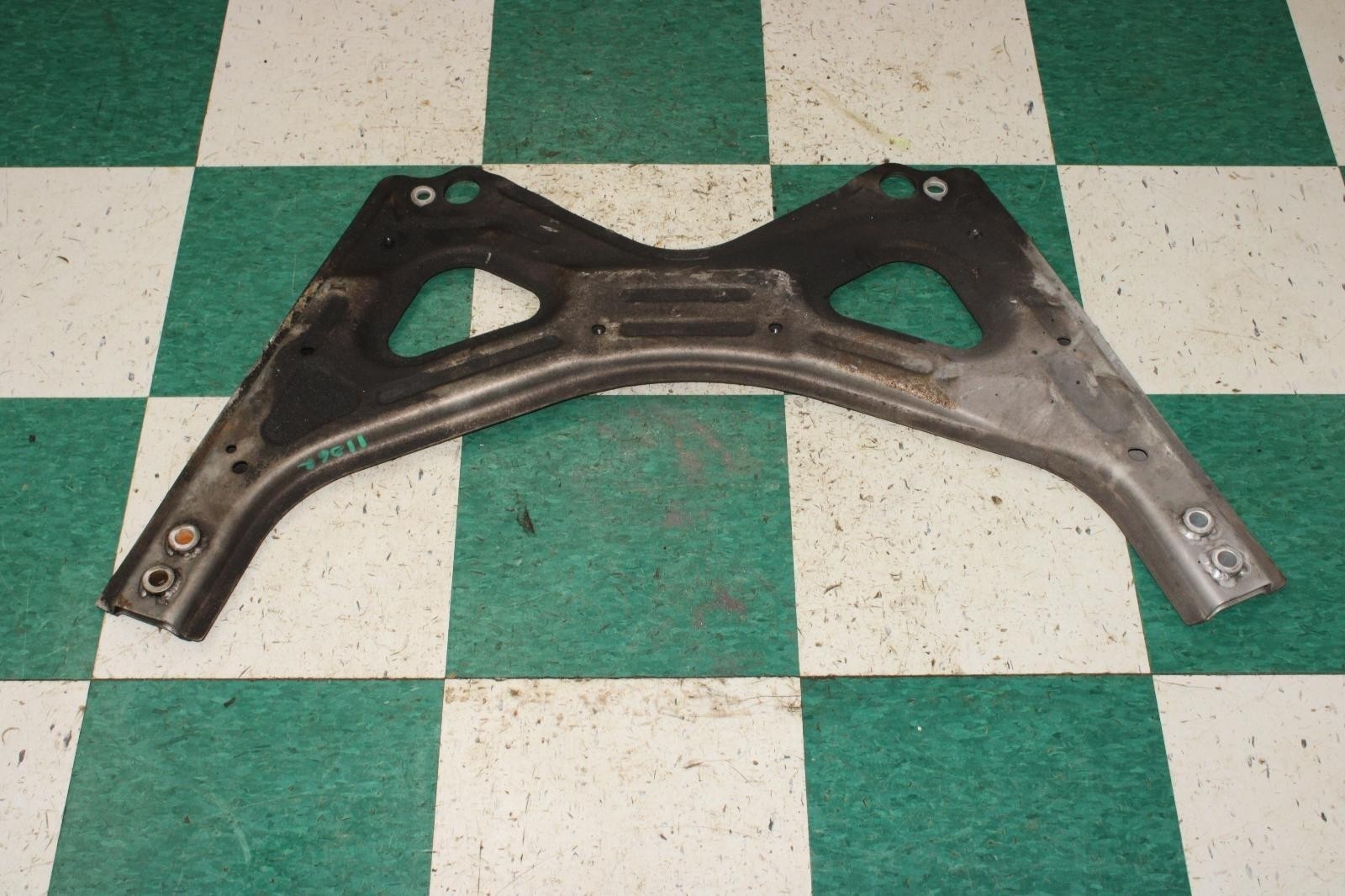 Maserati Ghibli 2014-2019 FRONT Engine mount