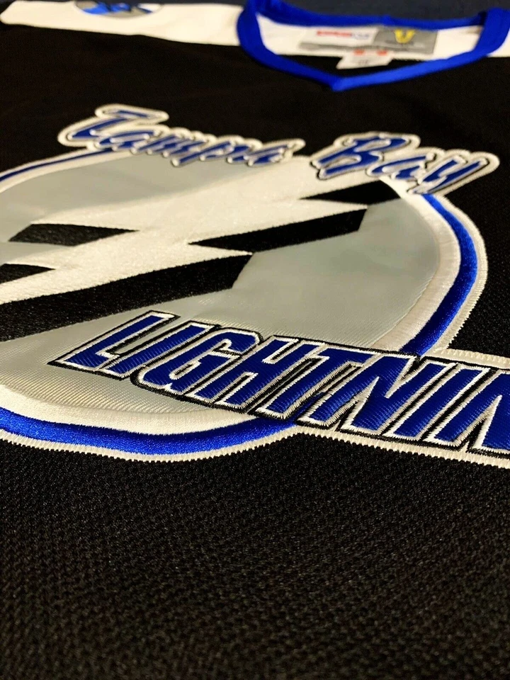 Camiseta deportiva Martin St. Louis 2001 Tampa Bay Lightning Road negra Foto 3 de 4